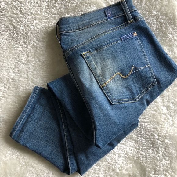 7 For All Mankind Cropped Gwenevere Jeans - Picture 5 of 8